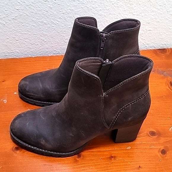 CLARK WOMEN'S VERANO BLOCK HEEL ANKLE BOOTS DISTTRESSED TAUPE LEATHER BROWN 9.5 - Picture 3 of 11